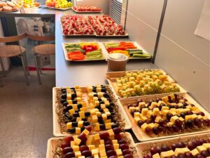 Was auf einem mobilen Buffet‑Catering serviert wird – Menüideen für unvergessliche Events