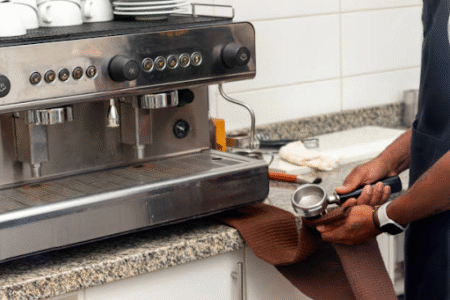 Der ultimative Leitfaden zur Reinigung deiner Espressomaschine